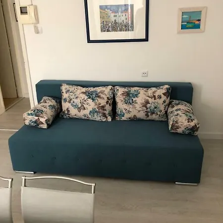 Sokol Apartment *